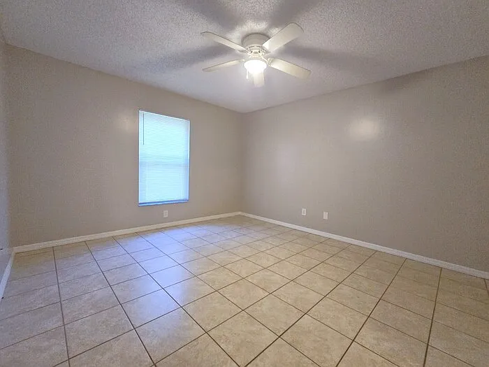 1423 Montana Ave — Photo 8