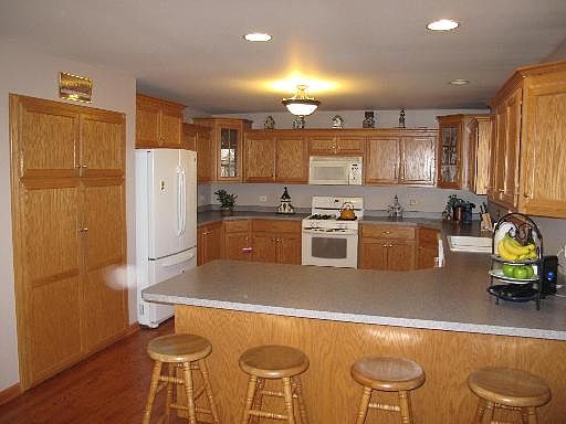 3rd image of 8054 Wheatfield Dr