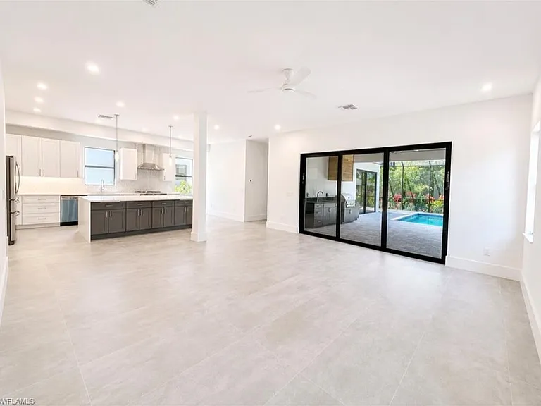 2727 Van Buren Ave — Photo 4
