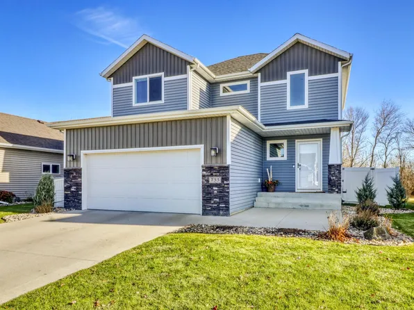 733 Albert Dr W, West Fargo, ND 58078