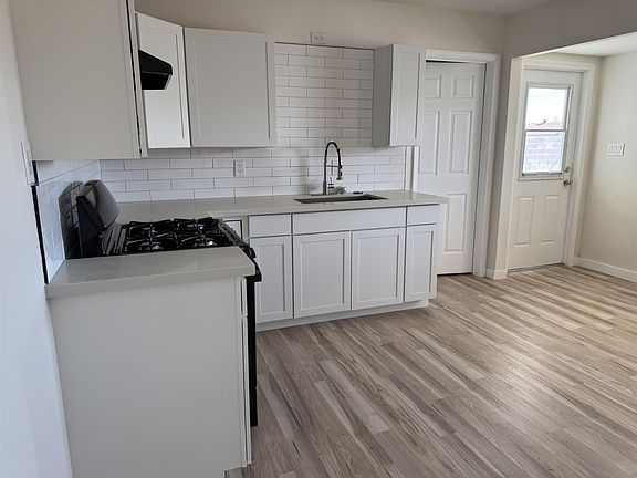 3rd image of 167 W 23rd St