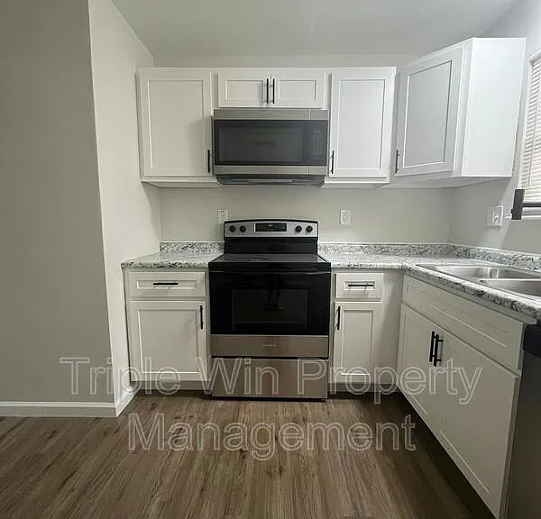 1014 Sunridge Trl W — Photo 19
