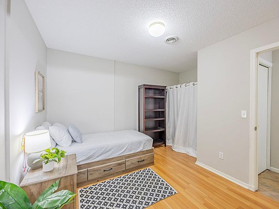 4th image of 10938 Johnson St NE