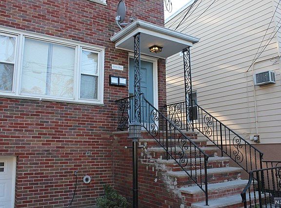 2nd image of 44 Memphis Ave #2