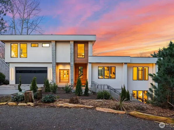 3806 95th Avenue NE, Yarrow Point, WA 98004