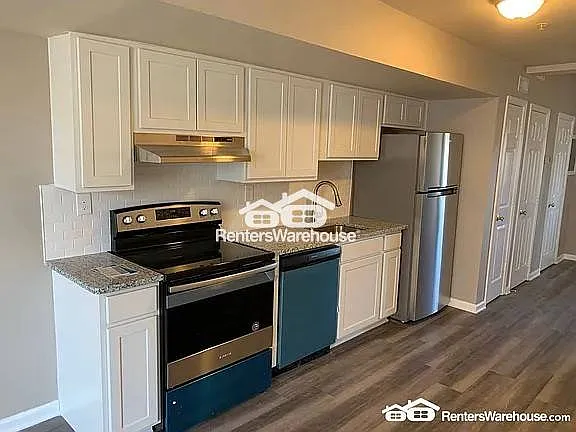 8 Johnson Pl — Photo 2
