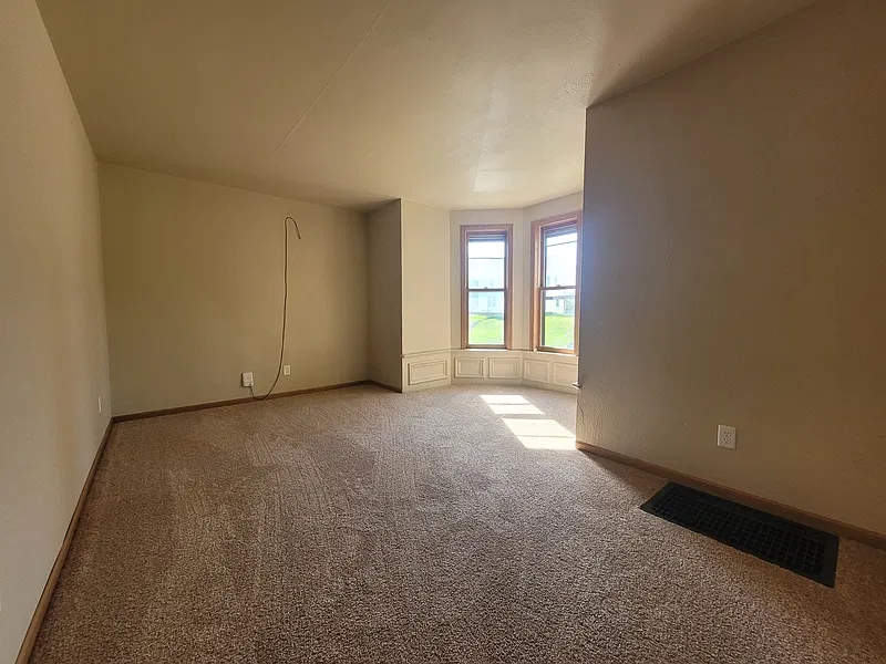 2 bed, 1.0 bath, 800 sqft, $950 — Photo 2