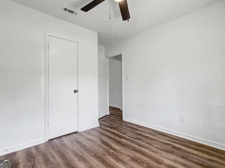 608 S Jeff Davis Dr — Photo 11