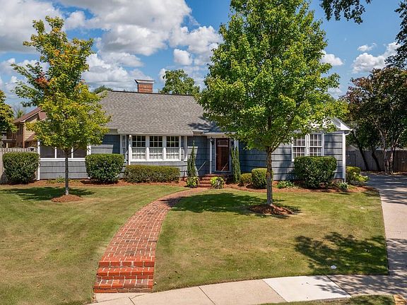 3rd image of 10 Oakwood Ct