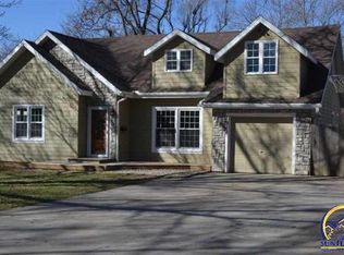 1911 SW Collins Ave, Topeka, KS 66604