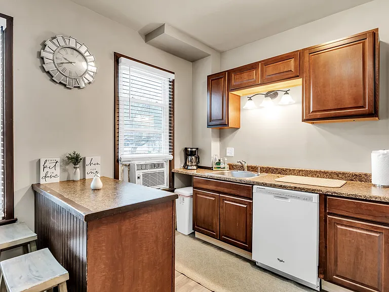 22 B St #22 — Photo 6