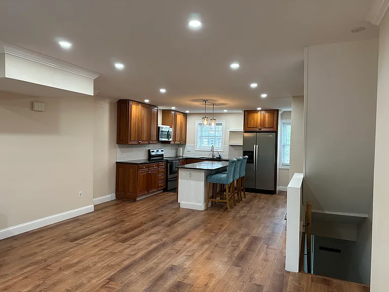 145 Sutcliffe Ln — Photo 8