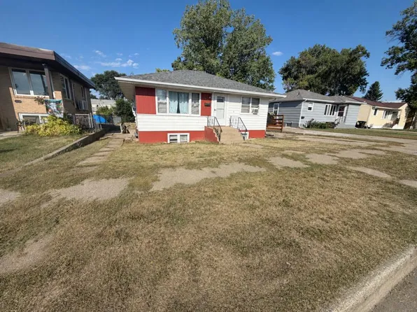 700 N 22nd St, Bismarck, ND 58501