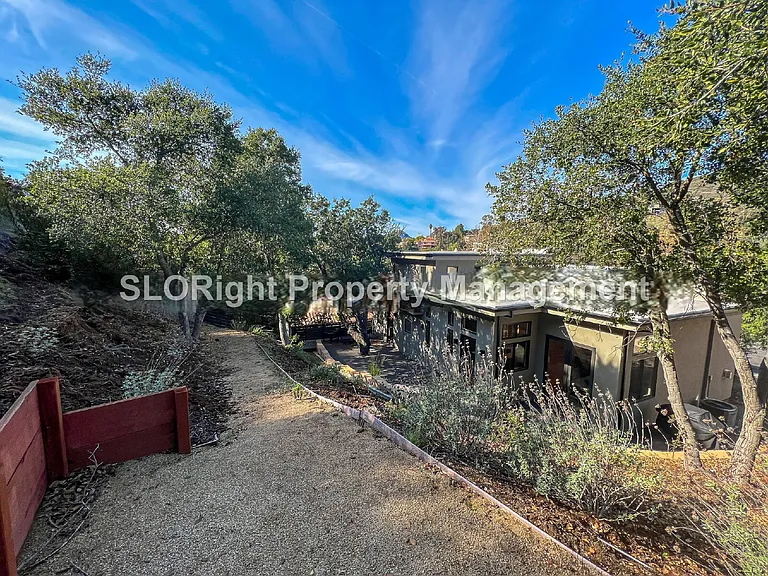 2279 San Luis Dr — Photo 23