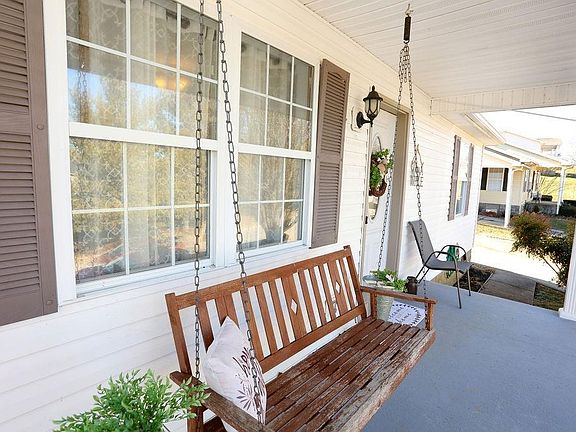 2nd image of 226 Strother St