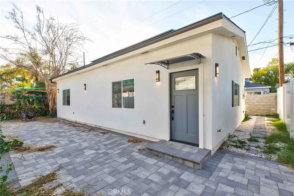 2 bed, 1000 sqft, $3,750 — Photo 1