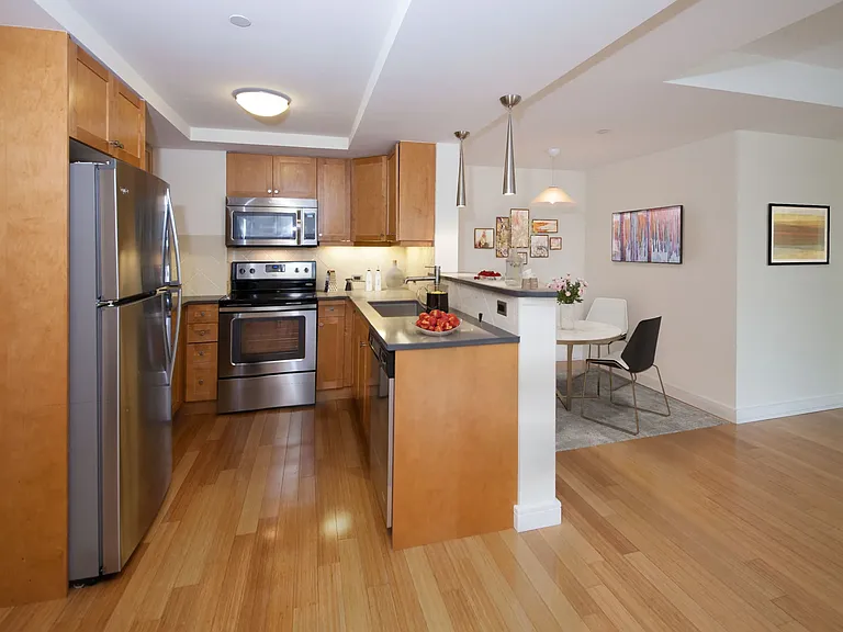77 Marion — Photo 20