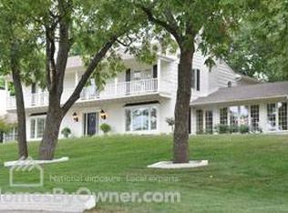 15125 Melrose Dr, Overland Park, KS 66221