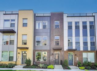 5004 Oakmoore Dr, Rockville, MD 20852