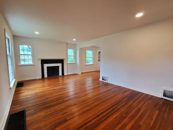 2722 Thompson Ave, Fort Wayne, IN 46807