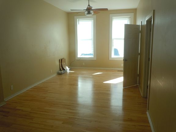 3rd image of 3006 W Taylor St #1