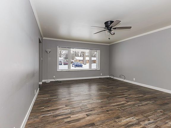 5th image of 2000 N Alden Rd