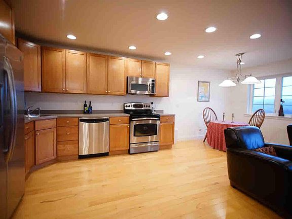 4th image of 76 Hudson View Ter