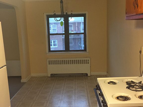 2nd image of 2573 38th St #2