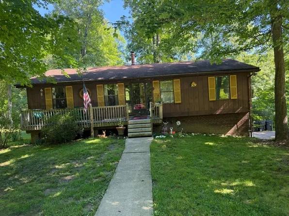 2392 Bunkum Dr, Lawrenceburg, IN 47025