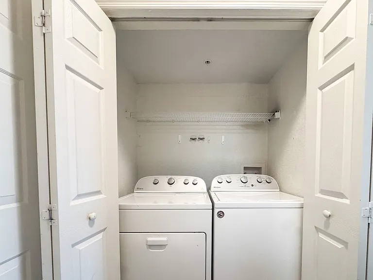 304 E South St #2024 — Photo 6