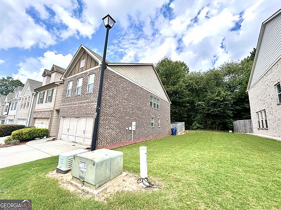 2nd image of 3255 Clear View Dr