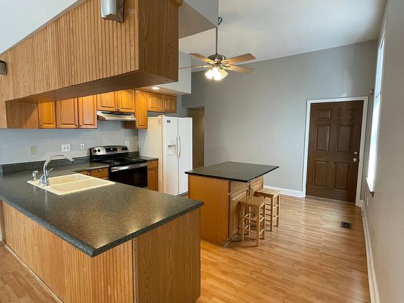 Lower unit - kitchen