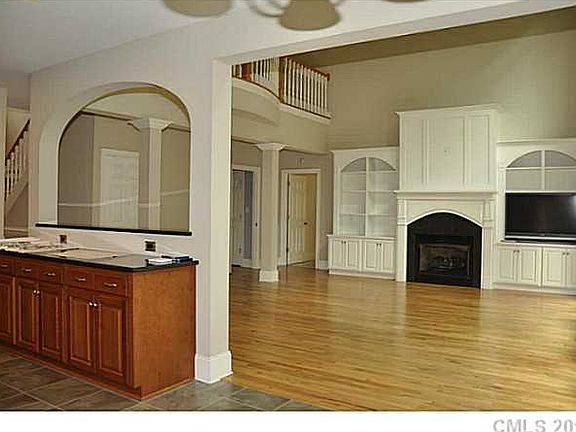 5th image of 199 Spring Forest Dr