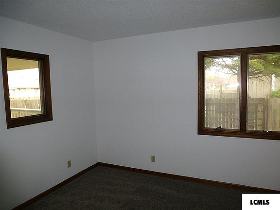 4th image of 230 Crestwood Dr