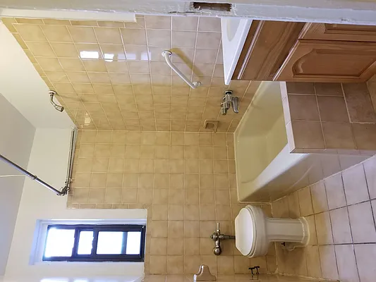 Rented by Bruma Realty LLC | media 6