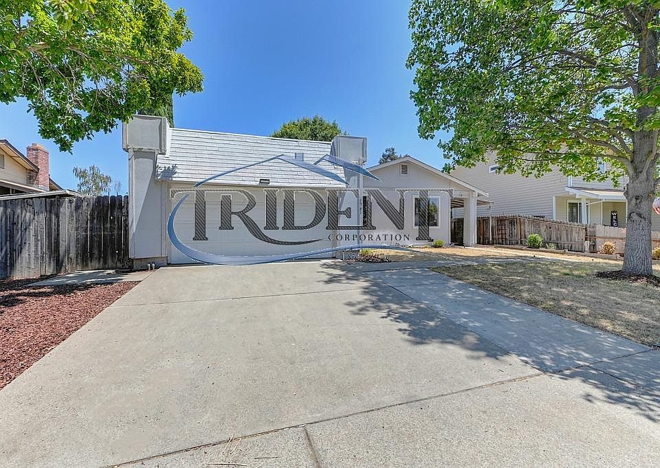1st image of 1561 Esplanade Way