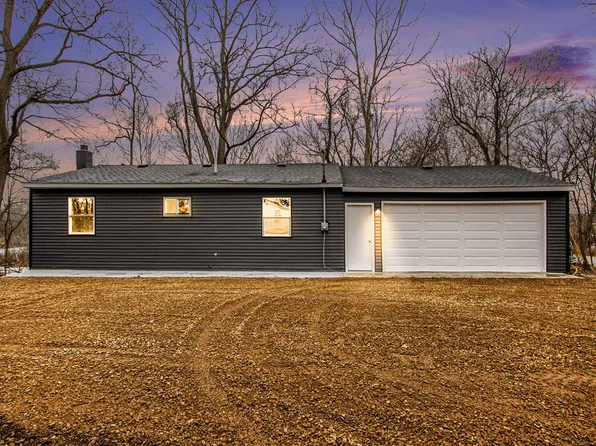 11121 Pine Lake Rd, Delton, MI 49046