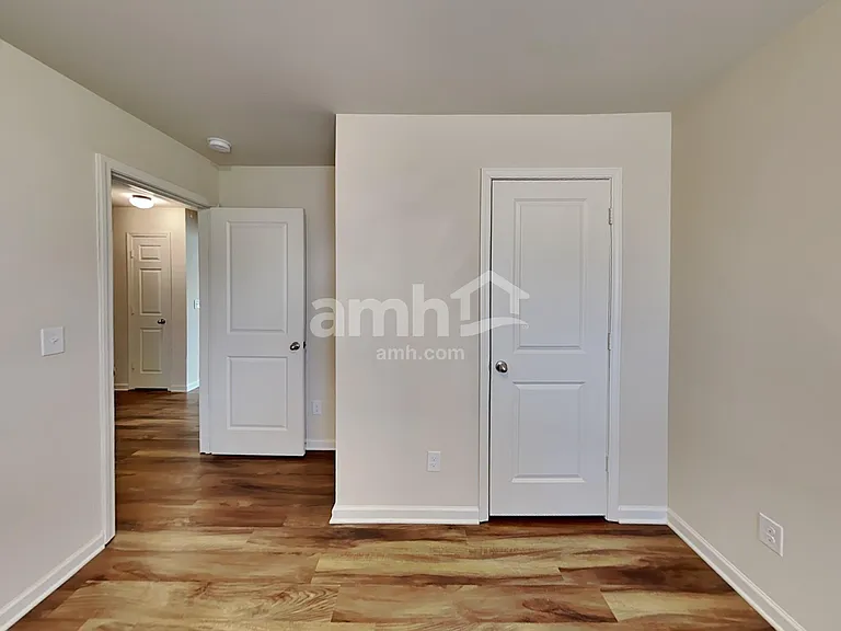 278 Scotland Dr — Photo 16