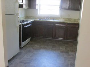 105 Locust St APT 27, Waverly, IA 50677