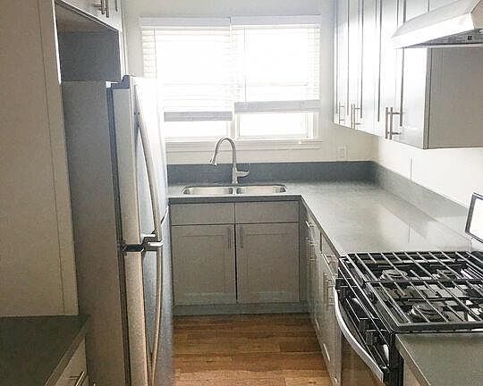 4th image of 127 N Catalina St
