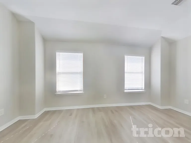 21407 Jamals Way — Photo 7
