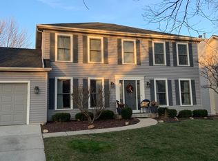 2215 Snapdragon Rd, Naperville, IL 60564