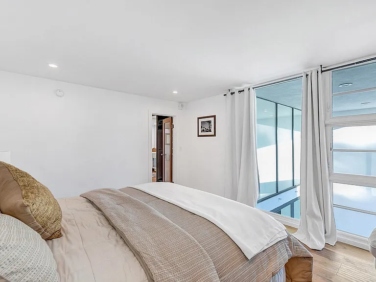 1025 Ocean Avenue — Photo 79