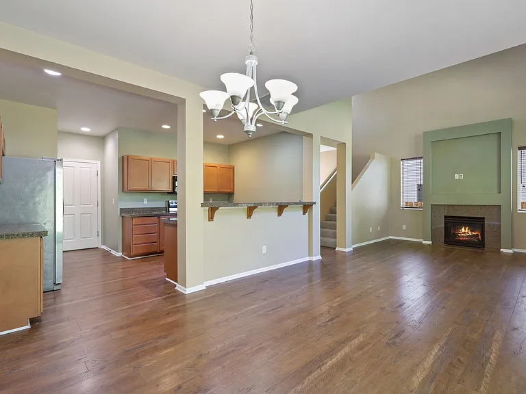 1094 Ebbets Dr SW — Photo 10