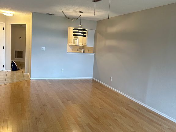 5th image of 707 Magnolia Pl