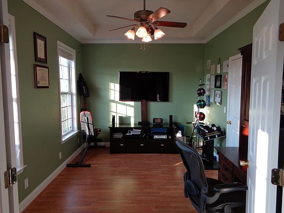 4th image of 967 Melrose Cir