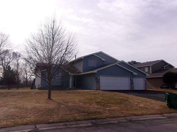 3rd image of 560 Kennedy St