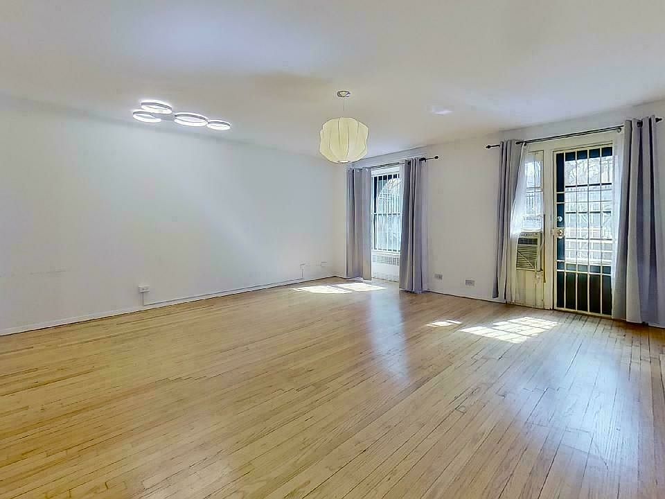 1st image of 237 E 17th St #10