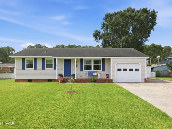 211 Vine Street, Beaufort, NC 28516
