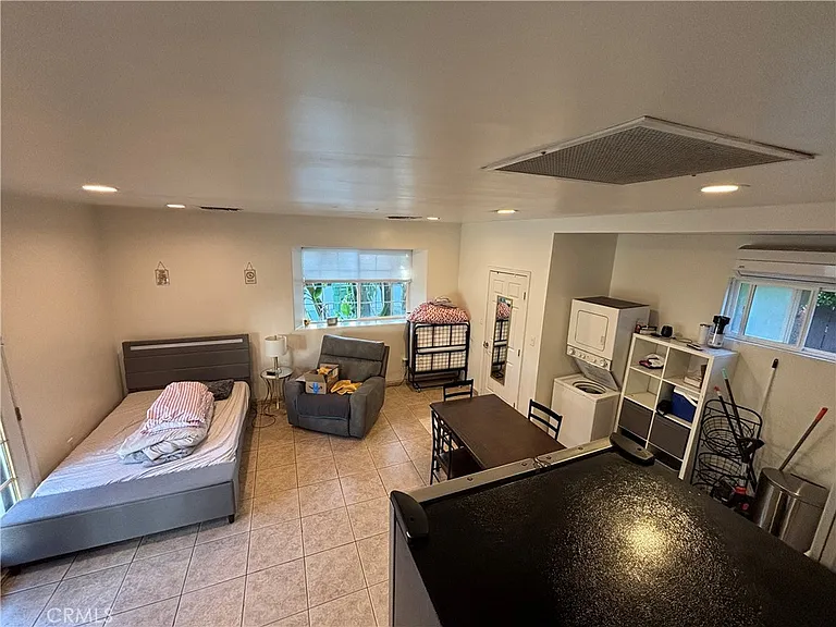 5658 Cahill Ave — Photo 3